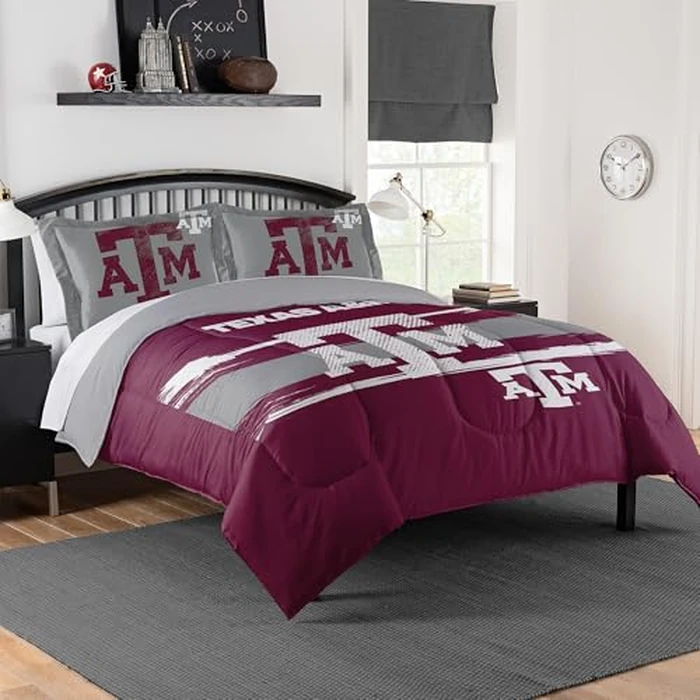 Texas A&M Aggies Comforter Set - Aggies Bedding for Dorms, Guest Rooms, RVs, Tailgates & Game Day Decor, Full/Queen by Northwest - Used - Very Good condition - US$59.13