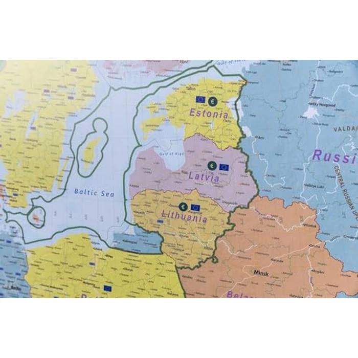 GeoMetro - Large map of Europe (35 x 48 inches) full lamination, countries with the euro, members of the European Union by GeoMetro - Image 4