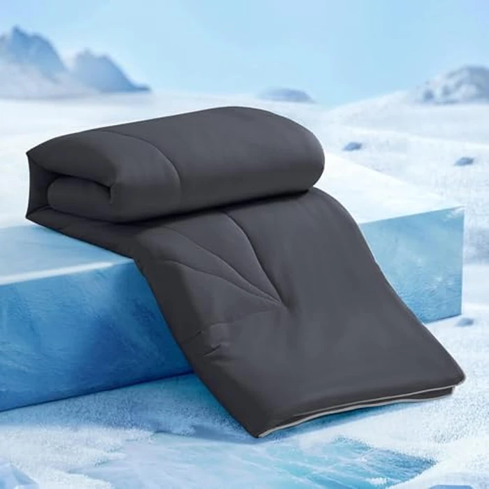 Elegear Cooling Comforter, Ultra-Soft Comforter Absorbs Body Heat, Q-Max>0.55 Double-Sided Japanese Arc-Chill Cool-to-Touch Cooling Blanket,Breathable Cool Quilt for Night Sweats, 79" x 59", Black by Elegear - Used - Very Good condition