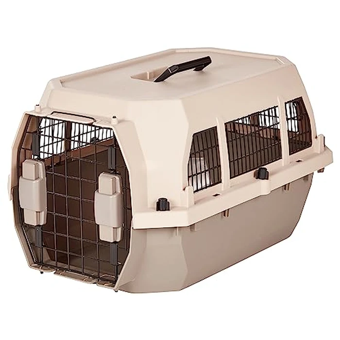 Amazon Basics Hard-Sided Dog and Cat Kennel, Single-Door Travel Pet Carrier with Metal Wire Ventilation, 23.6 x 15.7 x 13.0 inches / 60 x 40 x 33 cm (L x W x H) by Amazon Basics - Used - Good condition - CA$46.43