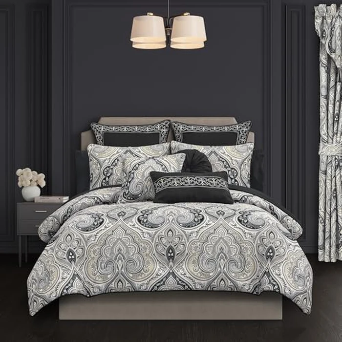 Royal Court Messina King/Cal King 3PC. Comforter Set by Royal Court - Used - Like New condition