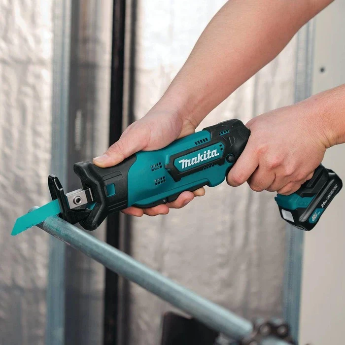 Makita RJ03R1-R 12V max CXT Lithium‑Ion Cordless Recipro Saw Kit (2.0Ah) - Teal/Black by Makita - Image 3
