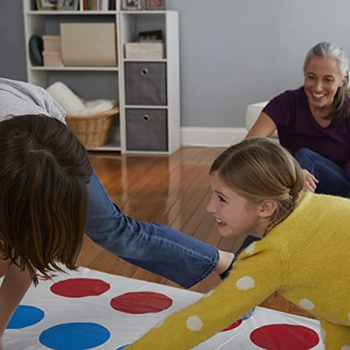 Hasbro Twister Game, Party Game, Classic Board Game for 2 or More Players, Indoor and Outdoor Game for Kids 6 and Up, English and French Bilingual Version by Hasbro - Image 8