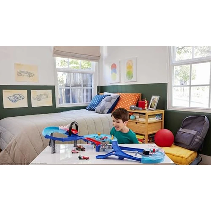 Mattel Disney and Pixar Cars Playset with 2 Toy Cars, Lightning McQueen & Francesco Bernoulli, GRC Jumping Raceway Track Set with Kid-Powered Booster by Mattel - Image 2