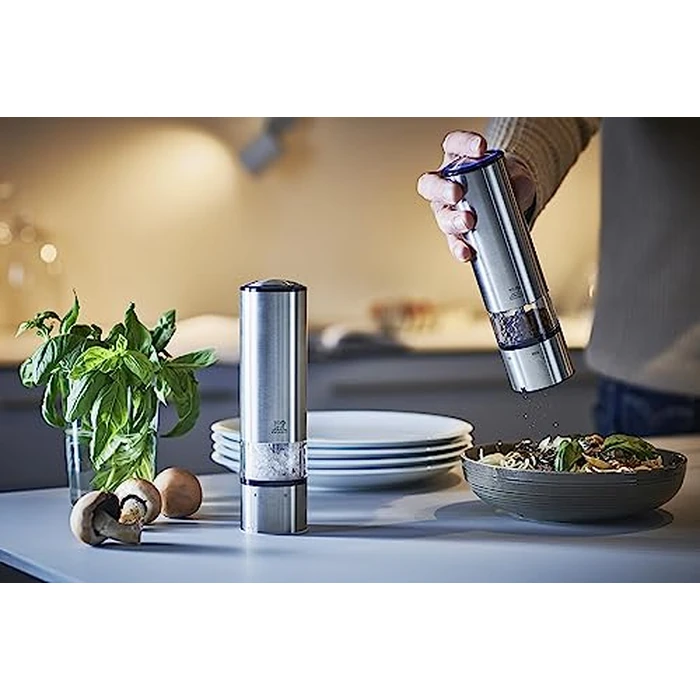 u'Select electric salt and pepper mills in stainless steel, 20 cm by Peugeot - Image 2