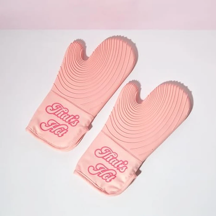 Paris Hilton Oven Mitt Set with Iconic That's HOT Design, Heat Resistant Pot Holders Featuring Non-Slip Textured Silicone Grips, 2-Piece Set, Pink by Paris Hilton - Image 7