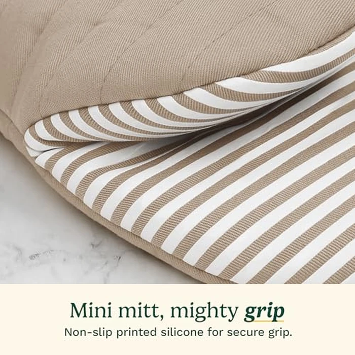 Cuisinart Mini Oven Mitts - 5.5” x 8” Heat-Resistant Kitchen Mitts for Oven with Non-Slip Printed Silicone, Cotton Filling, and Faux Leather Loop - Durable Oven Mitt Set for Cooking & Baking by Best Brands - Image 4