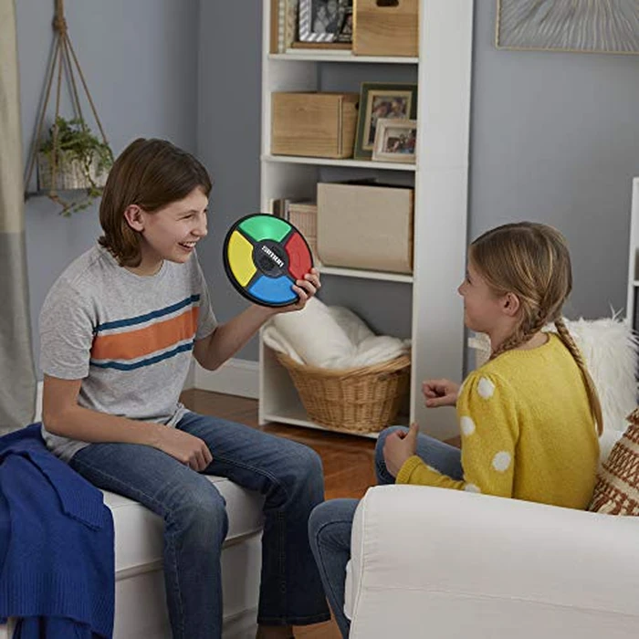 Hasbro Simon Game; Electronic Memory Game for Kids Ages 8 and Up; Handheld Game with Lights and Sounds; Classic Simon Gameplay (E93835L0) by Hasbro Gaming - Image 4