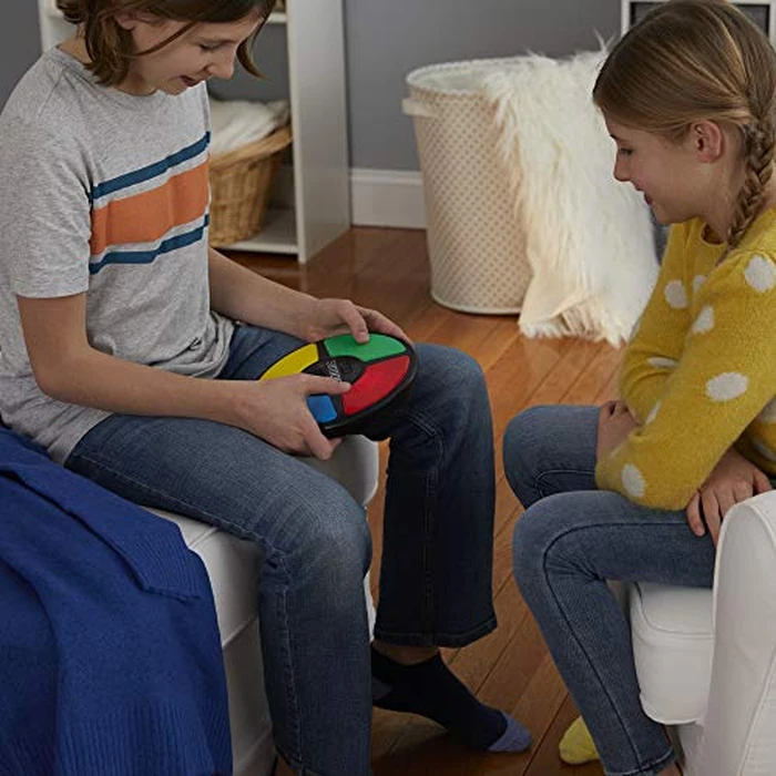 Hasbro Simon Game; Electronic Memory Game for Kids Ages 8 and Up; Handheld Game with Lights and Sounds; Classic Simon Gameplay (E93835L0) by Hasbro Gaming - Image 6