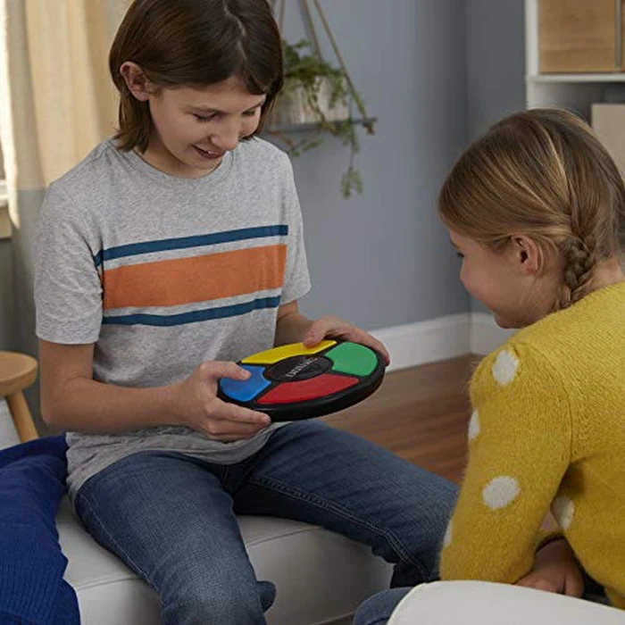 Hasbro Simon Game; Electronic Memory Game for Kids Ages 8 and Up; Handheld Game with Lights and Sounds; Classic Simon Gameplay (E93835L0) by Hasbro Gaming - Image 7