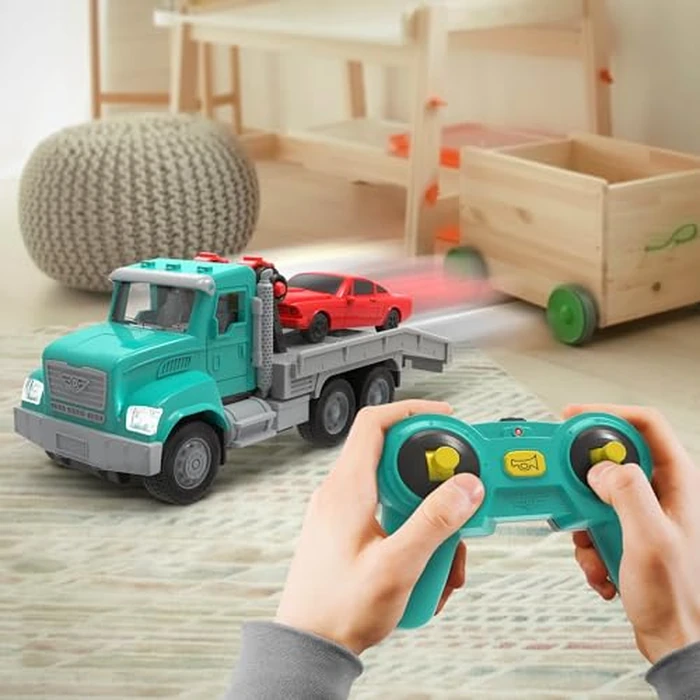 Driven by Battat - R/C Toy Tow Truck with Toy Car - Remote Control Toy Truck for Kids - Lights & Sounds Toy Vehicle - Construction Toy - 3 Years + - RC Tow Truck, 7 inches by Driven by Battat - Image 8