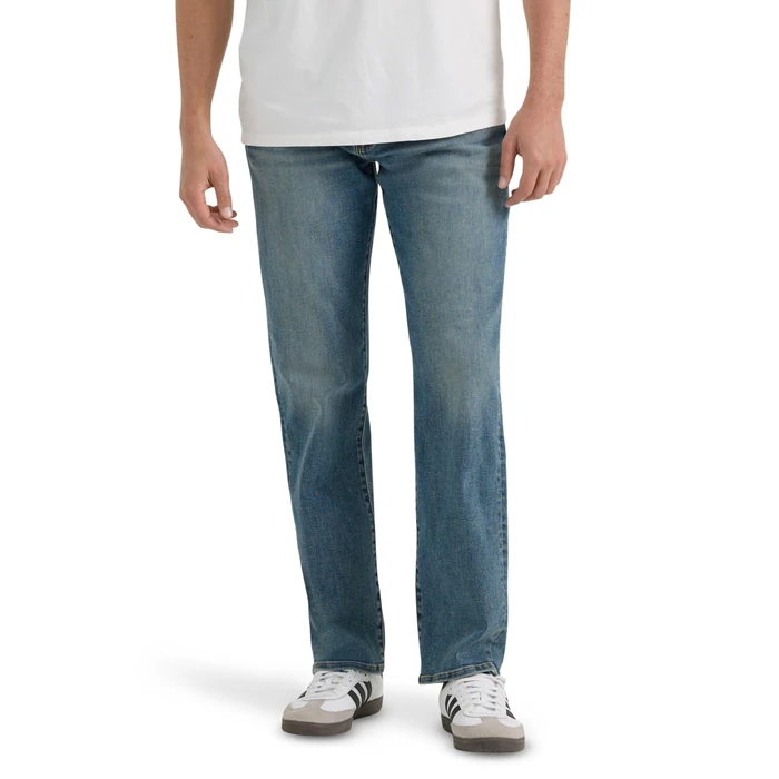 Lee Men's Extreme Motion Relaxed Straight Jean Zone 38W x 29L by Lee - Used - Like New condition - US$38.31