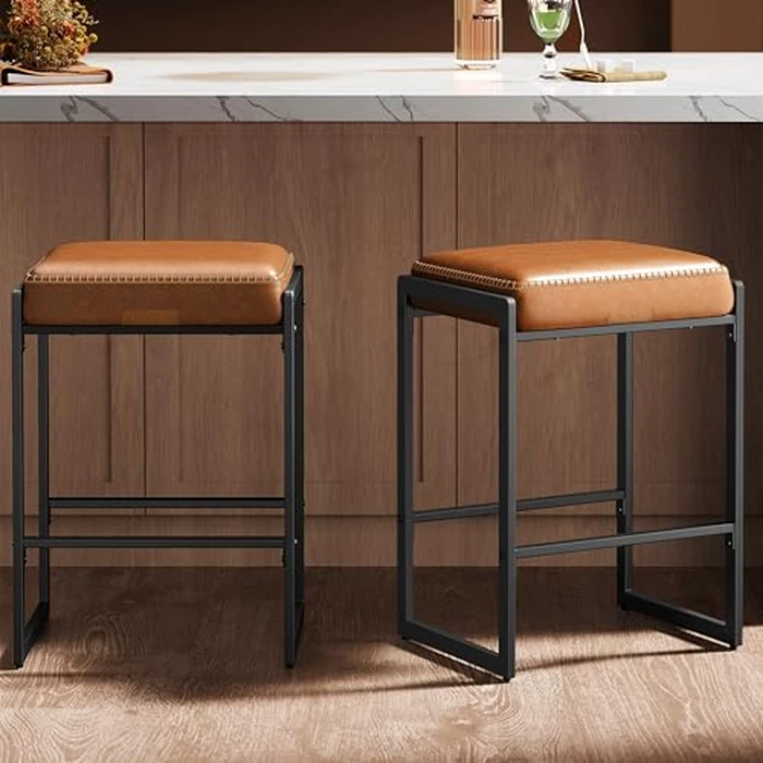 VASAGLE EKHO Collection - Bar Stools Set of 2, Kitchen Counter Stools, Synthetic Leather with Stitching, Mid-Century Modern, 26-Inch Tall, Home Bar Dining Room, Easy Assembly, Caramel Brown ULBC086K01 by VASAGLE - Used - Very Good condition - CA$111.59