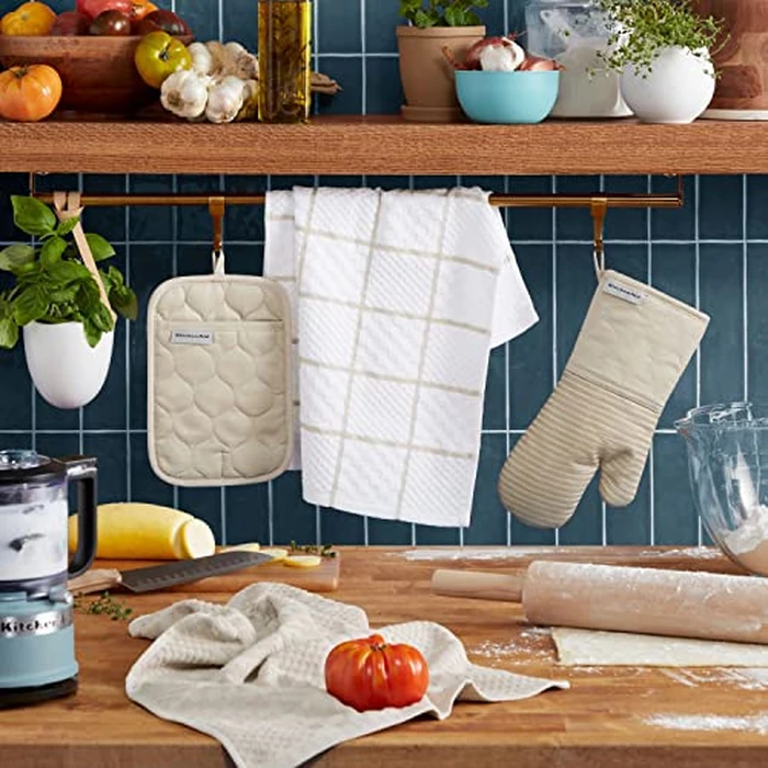KITCHENAID Quilted Cotton Terry Cloth Oven Mitt, Pot Holder, Kitchen Towel 4-Pack Set, Heat Resistant, Silicone Grip, 16"x26", 7"x13" & 7"x10", Milkshake by KitchenAid - Image 2