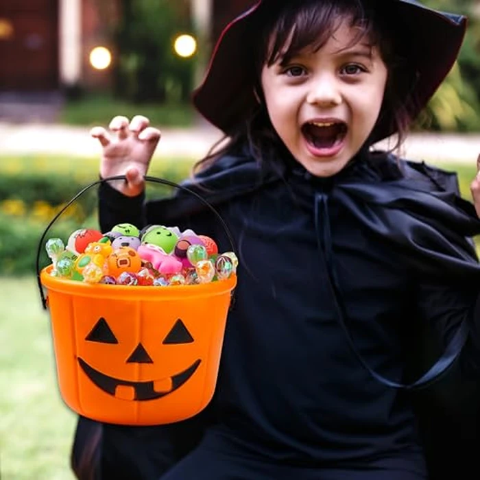 JOYIN 6PCS Halloween Trick or Treat Pumpkin Bucket, Orange Plastic Candy Bucket for Trick or Treating, Black Purple Jack O Lantern Basket and Pails with Handle for Kids Halloween Party Favor Supplies by JOYIN - Image 8