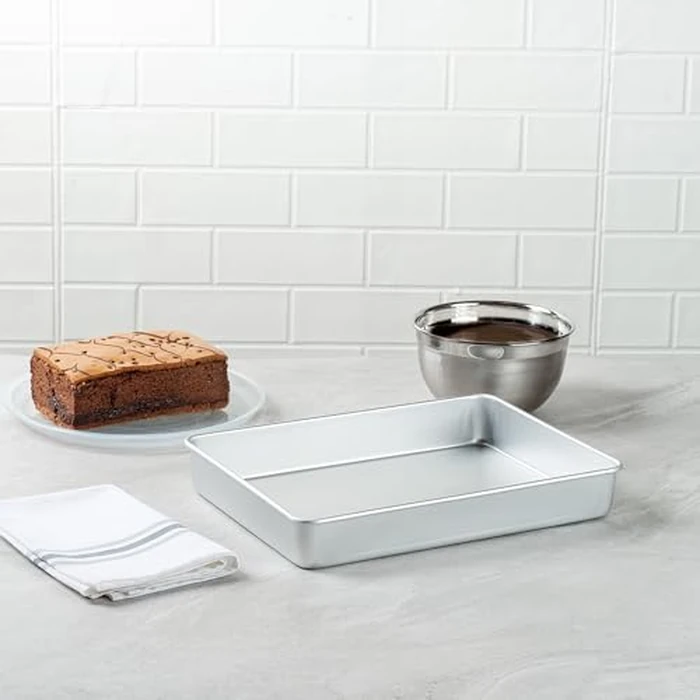 Restaurantware-Met Lux 13 x 9 x 2 Inch Straight-Sided Baking Tin, 1 Rectangular Cake Pan - Oven-Ready, Freezable, Anodized Aluminum Baking Sheet Cake Pan, Greaseproof, for Birthday by Restaurantware - Image 3