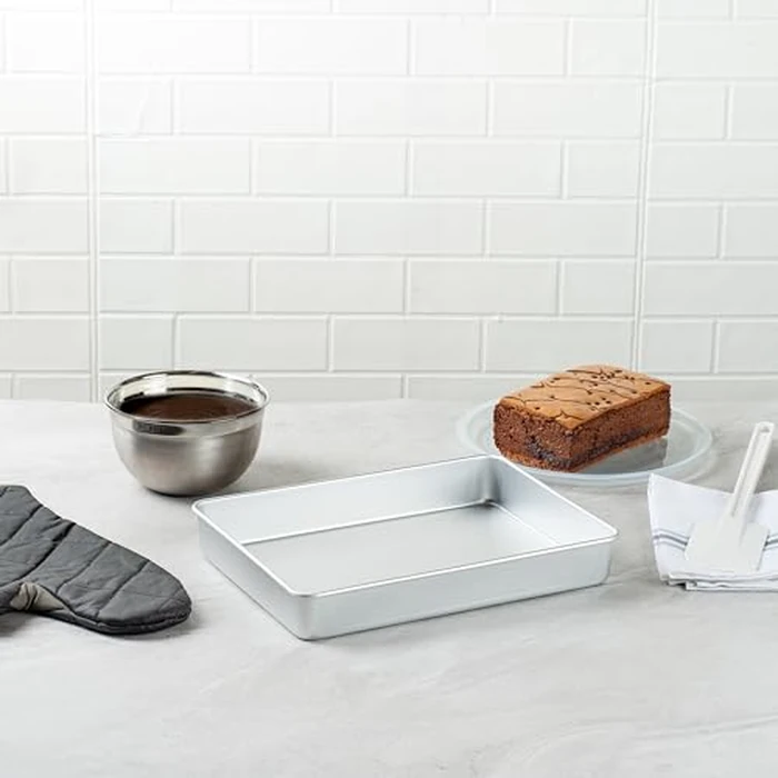 Restaurantware-Met Lux 13 x 9 x 2 Inch Straight-Sided Baking Tin, 1 Rectangular Cake Pan - Oven-Ready, Freezable, Anodized Aluminum Baking Sheet Cake Pan, Greaseproof, for Birthday by Restaurantware - Image 4