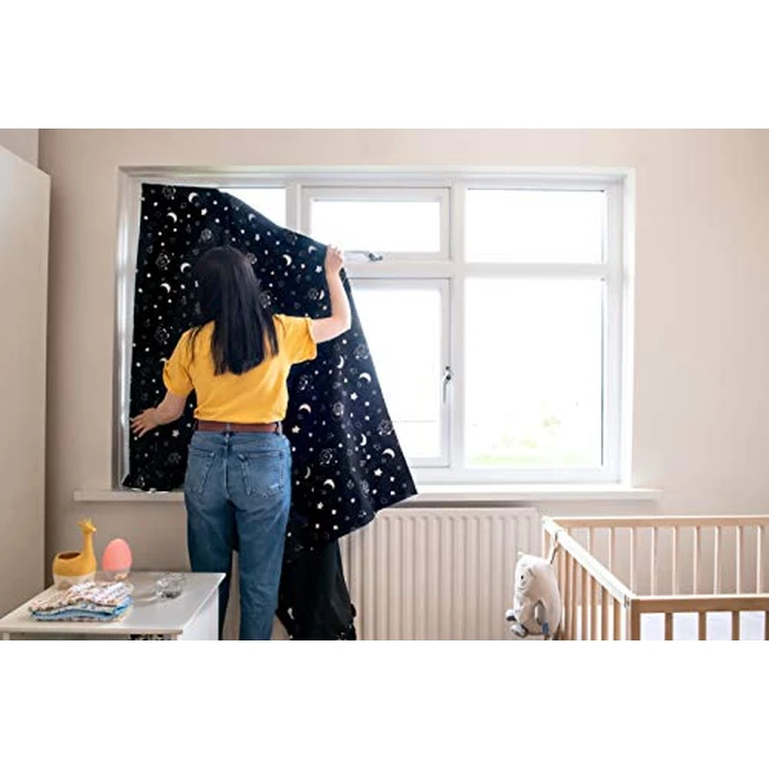 Tommee Tippee Sleeptime Portable Baby Travel Blackout Blind, Medium, Black (591075) by Tommee Tippee - Image 4