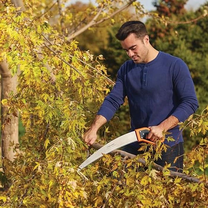 Fiskars 15” PowerTooth D-Handle Saw with Razor-Sharp Stainless Steel blade, Ergonomic SoftGrip Handle for Comfort and Control, Heavy-Duty Hand Saw by Fiskars - Image 2
