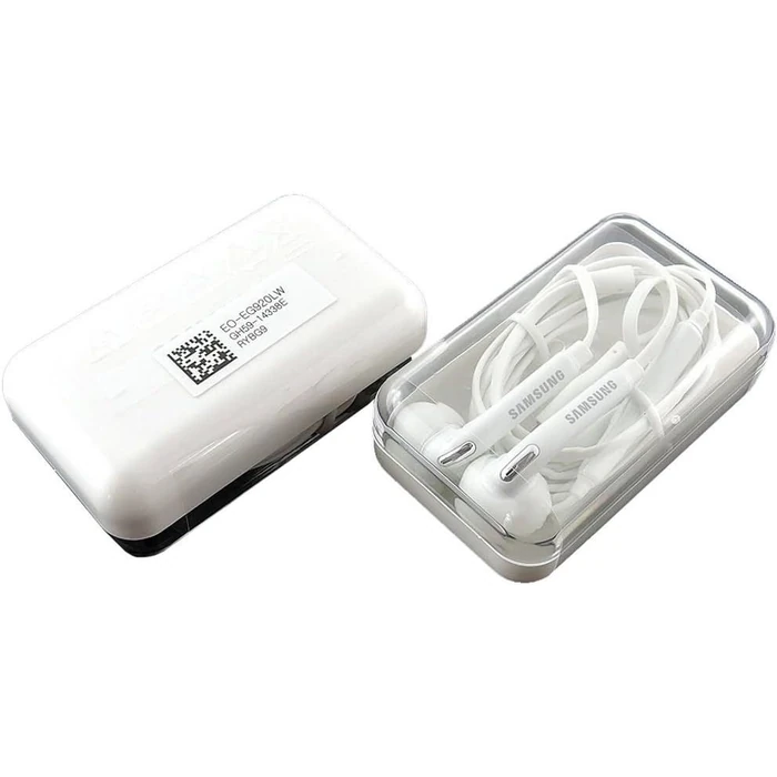 Samsung OEM Wired 3.5mm Headset with Universal Compatibility (EG920LW) - White by Samsung - Image 1