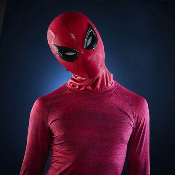 Spider-Man Marvel Legends Series Homecoming Electronic Expressive Mask, Premium Interactive Roleplay Gear for Adults by Hasbro - Image 4