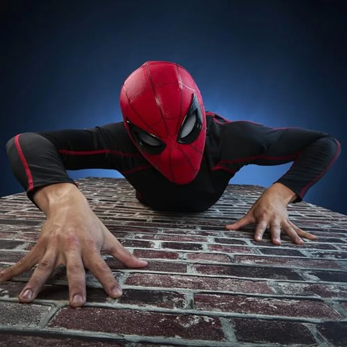Spider-Man Marvel Legends Series Homecoming Electronic Expressive Mask, Premium Interactive Roleplay Gear for Adults by Hasbro - Image 6