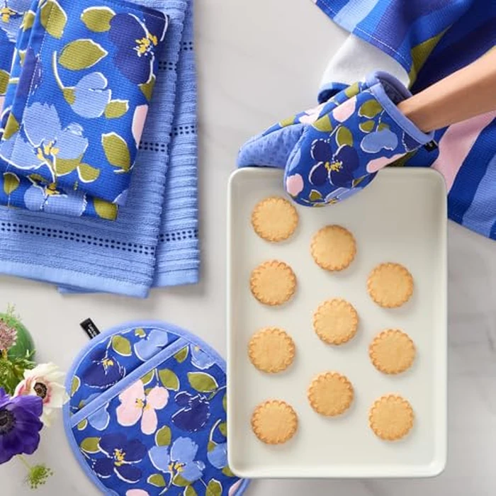 Kate Spade New York Painterly Bouquet Mini Oven Mitt 2-Pack Set, Heat Resistant, 100% Cotton with Printed Non-Slip Silicone Grip, Blue/Green/Rose, 5.5"X8" by kate spade new york - Image 3