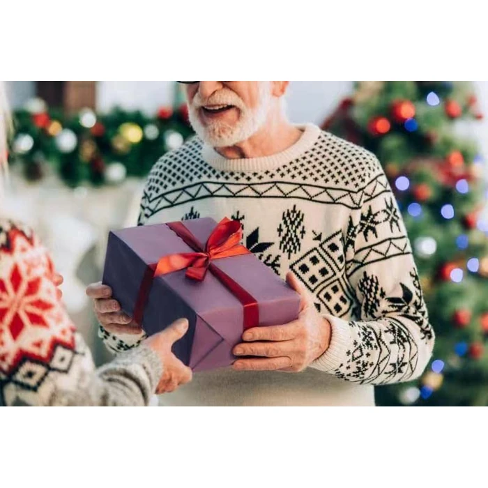 100 Pack Christmas Light Stakes 8.5"-10" for C7 and C9 String Lights,Outdoor Light Stakes,Yard Stakes,Garden,Lawn,Pathway, Patio, Path, Walkway, Christmas Decoration Black by koneboss - Image 7