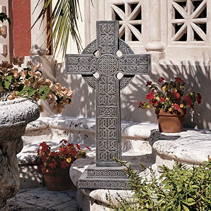 Bannockburn Celtic Cross Statue - Scottish Cross Statue - Memorial Statue by Design Toscano - Image 2
