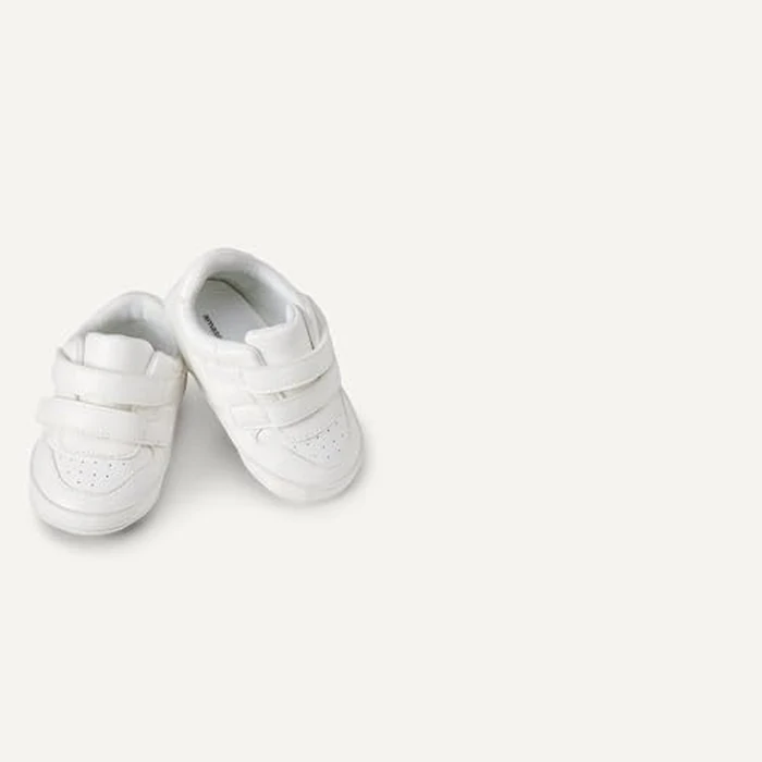 Amazon Essentials Unisex Babies' Hook & Loop Court Sneakers, White, 3 Infant by Amazon Essentials - Image 2
