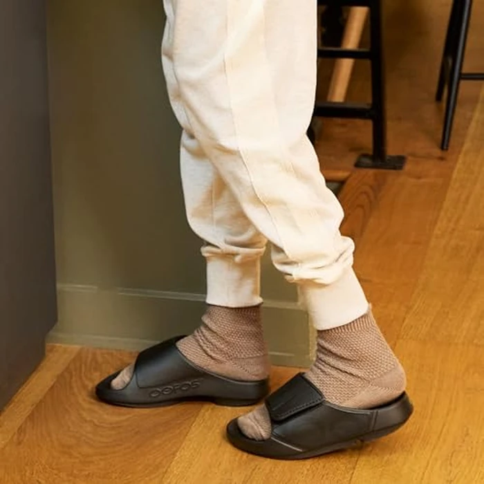 OOFOS OOahh Sport Flex Recovery Sandal, Black Matte - Women’s Size 13, Men’s Size 11 by OOFOS - Image 2