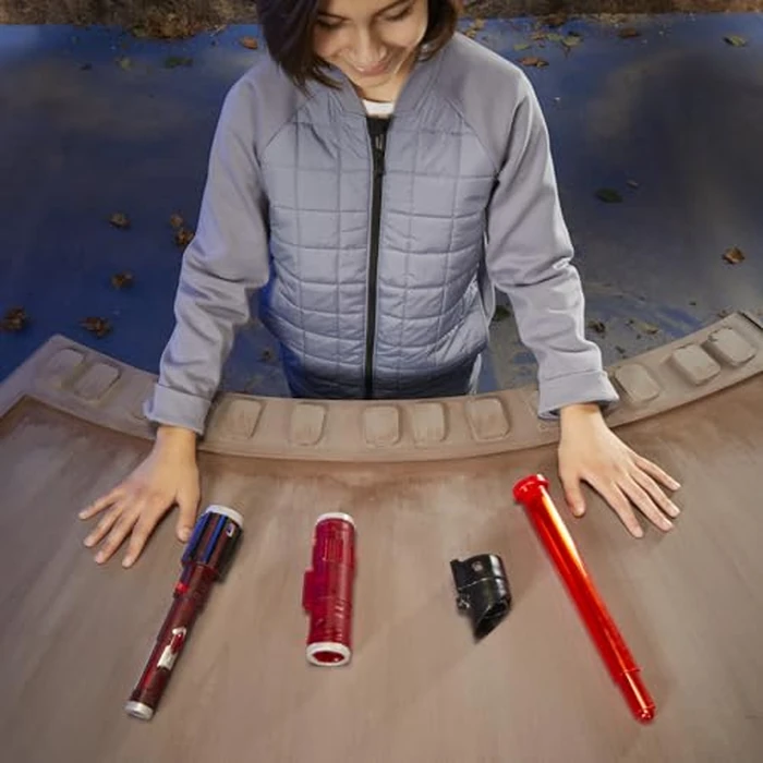 STAR WARS Lightsaber Forge Kyber Core Darth Vader, Officially Licensed Red Customizable Electronic Lightsaber, Toys for 4 Year Old Boys and Girls by STAR WARS - Image 6