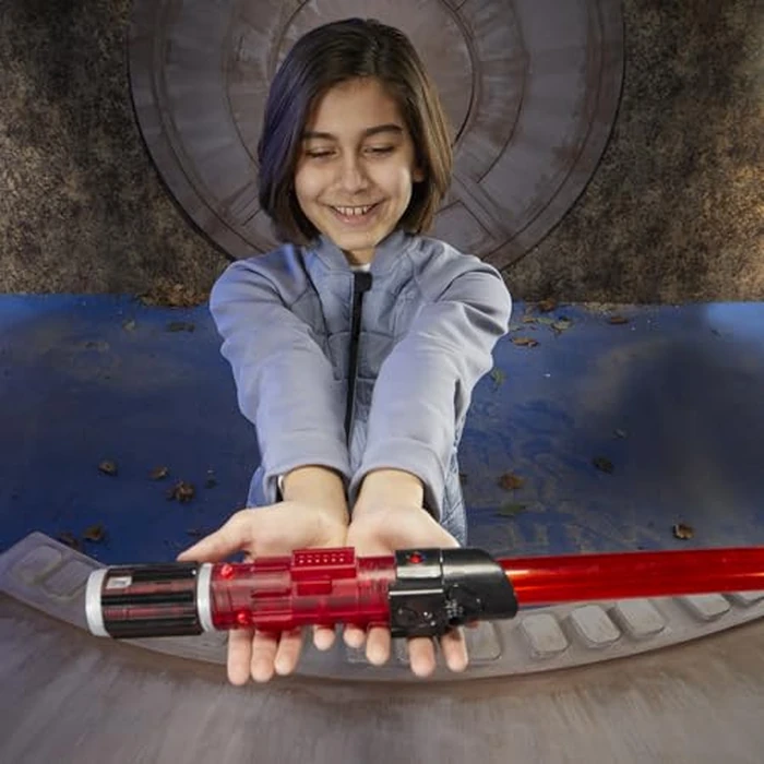 STAR WARS Lightsaber Forge Kyber Core Darth Vader, Officially Licensed Red Customizable Electronic Lightsaber, Toys for 4 Year Old Boys and Girls by STAR WARS - Image 8