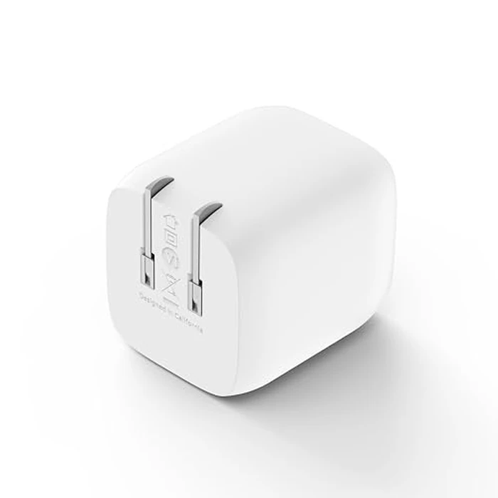 Belkin 45W Dual USB-C Wall Charger, Fast Charging Power Delivery 3.0 w/GaN Technology for iPhone 17, 16, 15, 14, Pro, Pro Max, iPad, MacBook, Galaxy S25, Nintendo Switch 2 & More - White by Belkin - Used - Acceptable condition - CA$39.12
