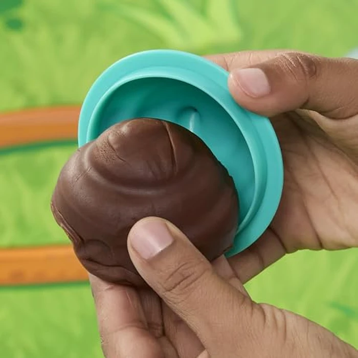 Hasbro Gaming Don't Step in It Preschool Game I Blindfolded, Poop Party Game | Spinner with 8 Fun Animal Moves | Ages 4+| 1+ Players I Funny Kids Board Games | Easter Gift for Kids by Hasbro Gaming - Image 7